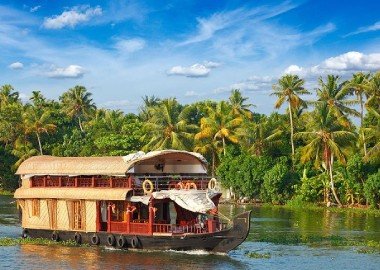 Most Wanted Kerala Package 04N05D Kerala 02 Munnar 01 Thekkady  01N Alleppey 